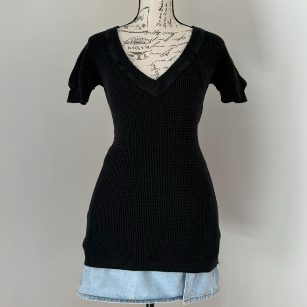 y2k black vneck knit tunic